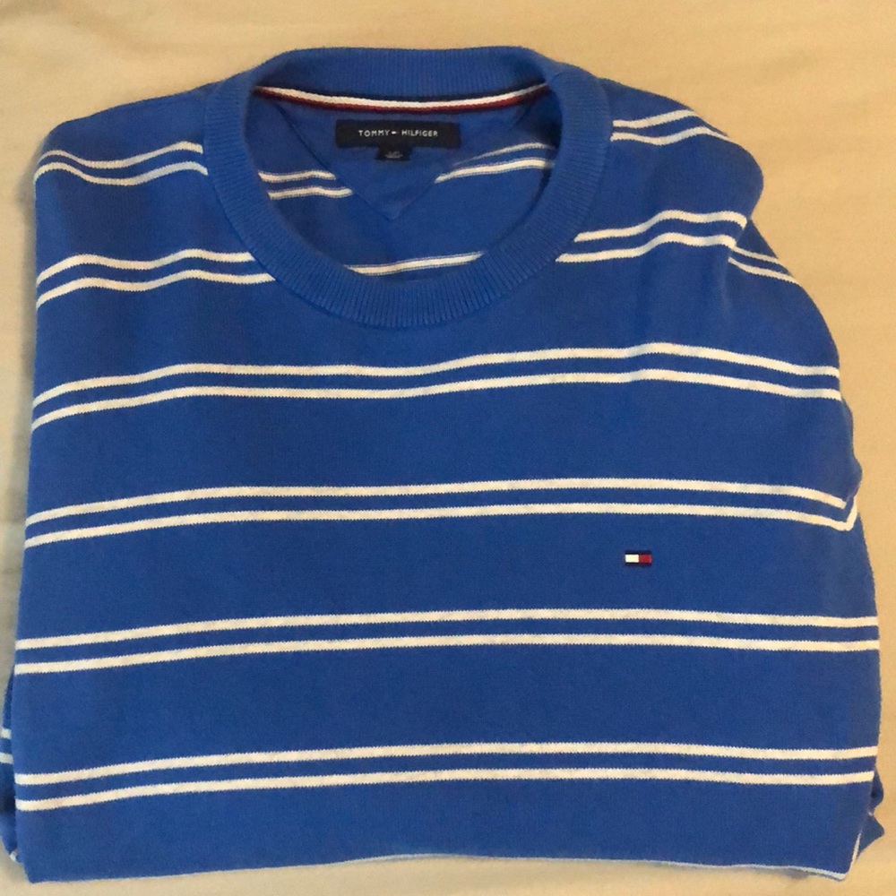 Tommy Hilfiger blue sweat shirt